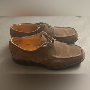 Beautiful Brown Tod’s Loafers or Sneakers